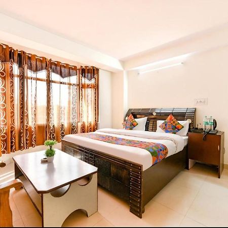Hotel Gt International Tajganj Экстерьер фото