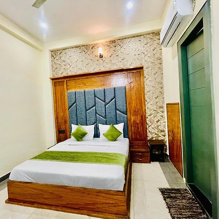 Hotel Gt International Tajganj Экстерьер фото