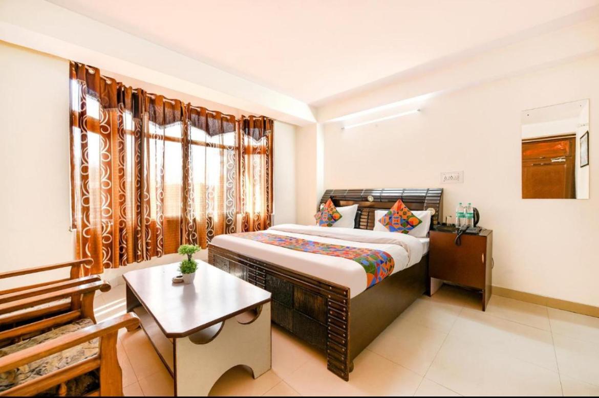 Hotel Gt International Tajganj Экстерьер фото