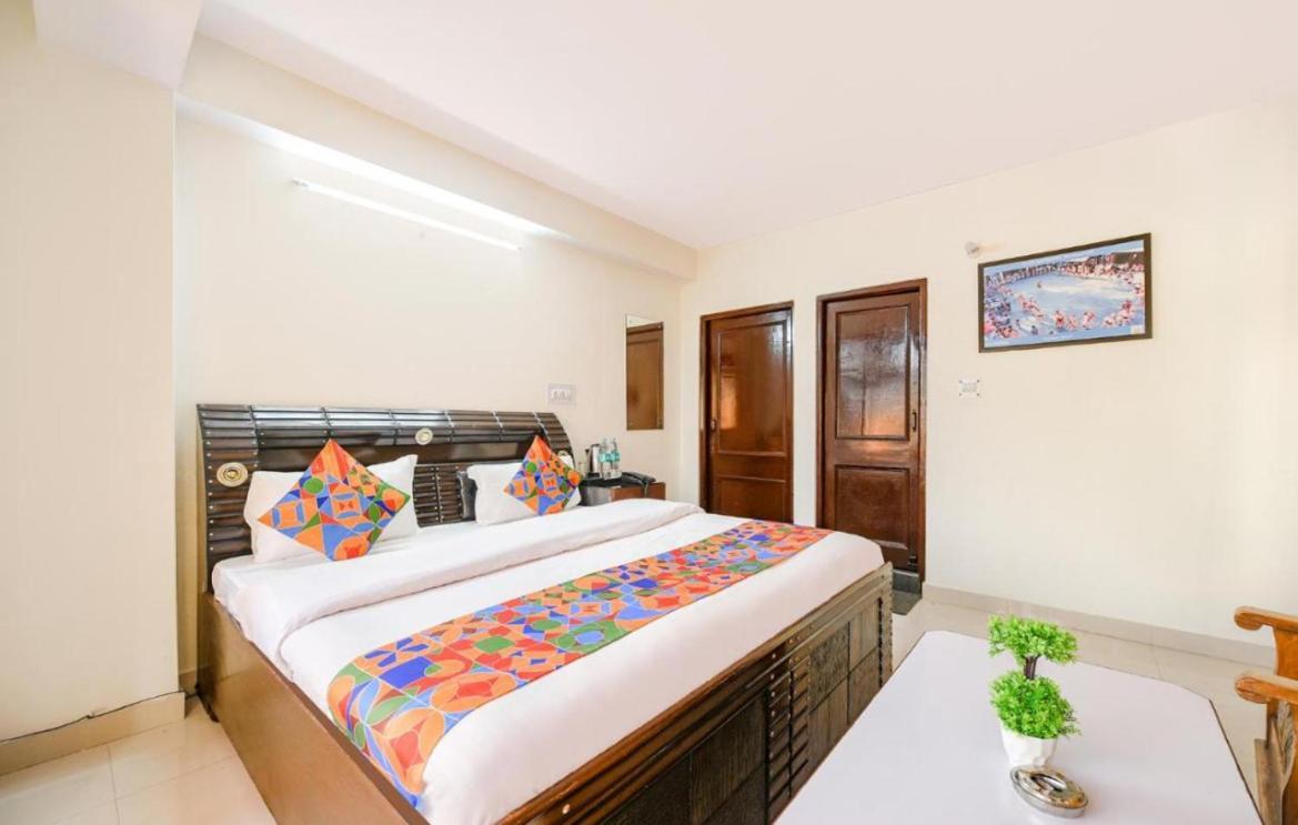Hotel Gt International Tajganj Экстерьер фото
